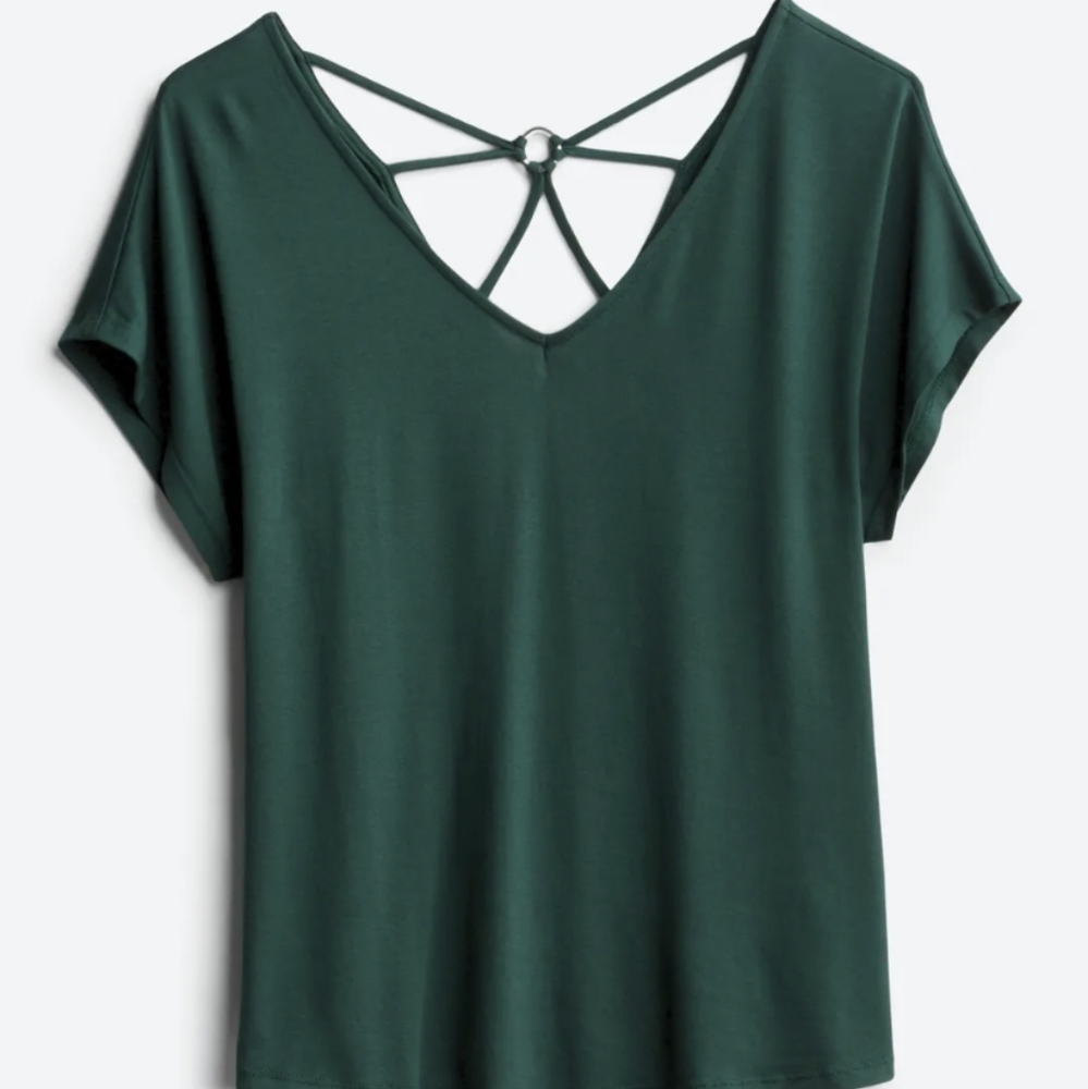 V-neck knit tee